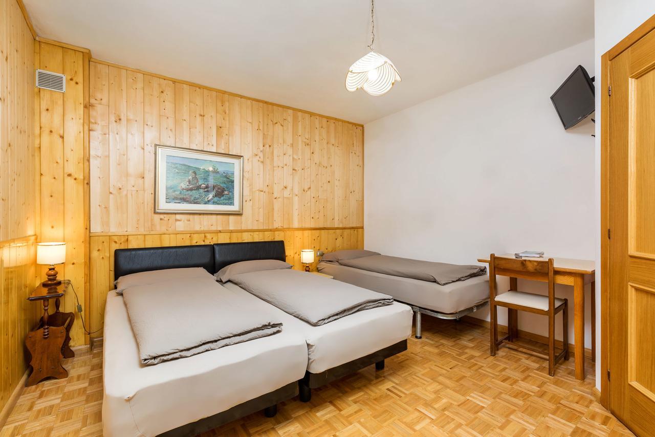 Appartamenti Residenza Pineta โมลเวโน ภายนอก รูปภาพ